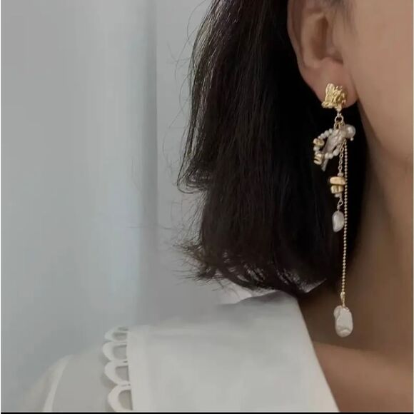 18K Gold Plated Freshwter Pearl Mismatch Drop Earrings  - Picture 3 of 3